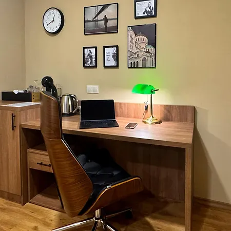 Airportstay Bg - Free Shuttle And Own Parking 3* Sofia