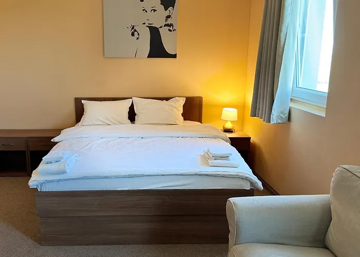 Airportstay Bg - Free Shuttle And Own Parking 3* Sofia