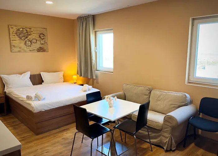 Aparthotel Airportstay Bg - Free Shuttle And Own Parking