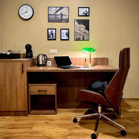 Airport Free Shuttle And Parking