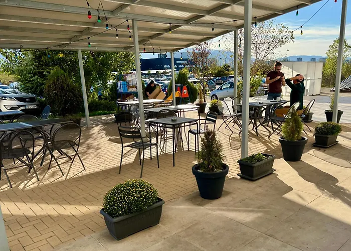 Airport Free Shuttle And Parking 3* Sofia