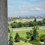 Ξενοδοχείο με διαμερίσματα Airportstay Bg - Free Shuttle And Own Parking 3*