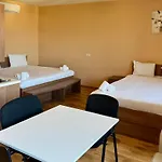 Airportstay Bg - Free Shuttle And Own Parking Ξενοδοχείο με διαμερίσματα 3*