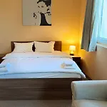 Airportstay Bg - Free Shuttle And Own Parking 3* Σόφια