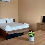 Airportstay Bg - Free Shuttle And Own Parking 3* Σόφια