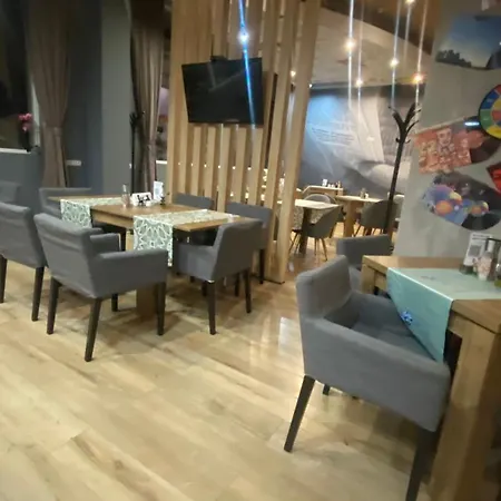 Airport Free Shuttle And Parking Apart-hotel 3*