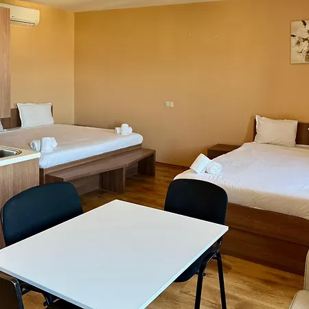 Airportstay Bg - Free Shuttle And Own Parking Aparthotel 3*