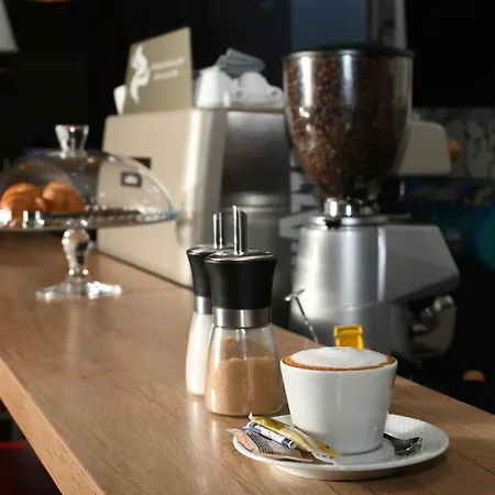 Airport Free Shuttle And Parking מלון דירות