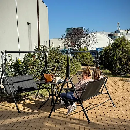 Airportstay Bg - Free Shuttle And Own Parking 3*