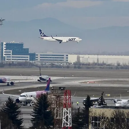 Airport Free Shuttle And Parking Apart-hotel 3*