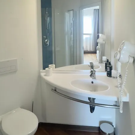 Aparthotel Airportstay Bg - Free Shuttle And Own Parking