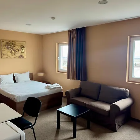 Airportstay Bg - Shuttle And Parking Aparthotel Sofia