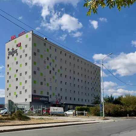 Aparthotel Airportstay Bg - Shuttle And Parking 3*