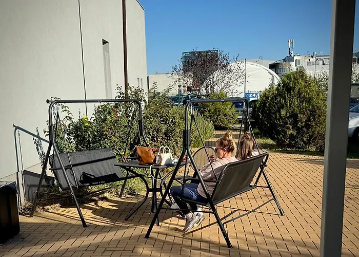 Airport Free Shuttle And Parking 3*