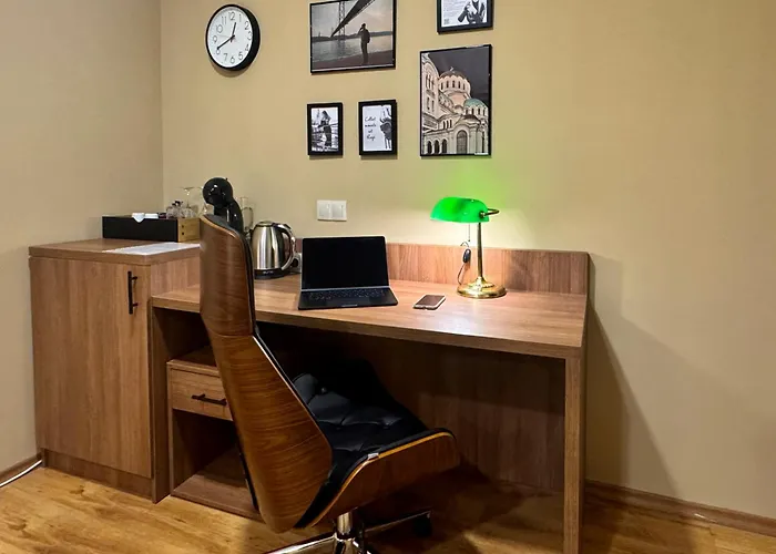 Airportstay Bg - Free Shuttle And Own Parking 3* София