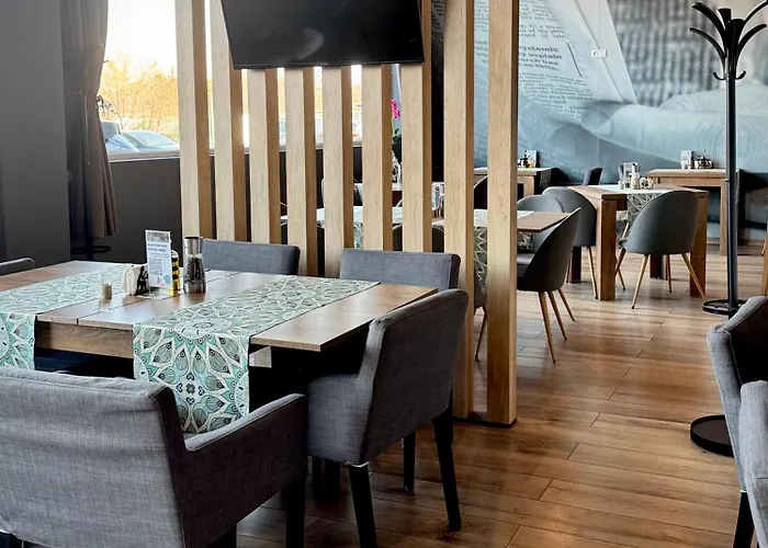 Airportstay Bg - Free Shuttle And Own Parking Апарт-отель 3*