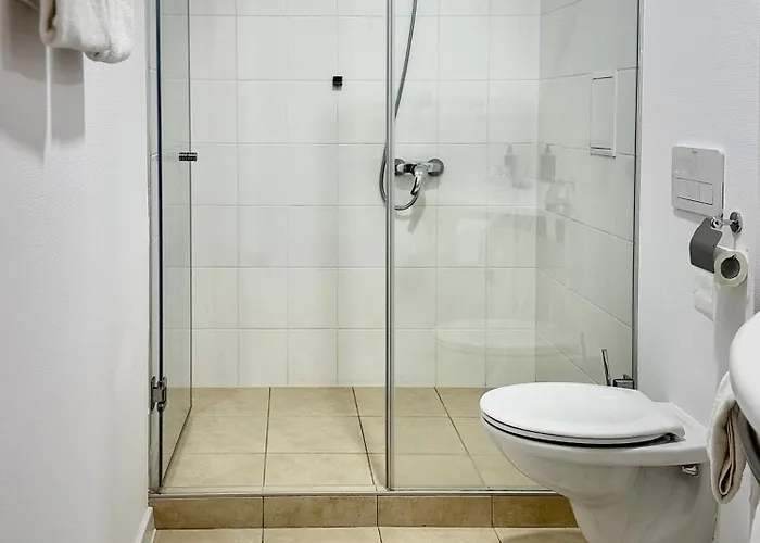 Aparthotel Airport Free Shuttle And Parking 3*